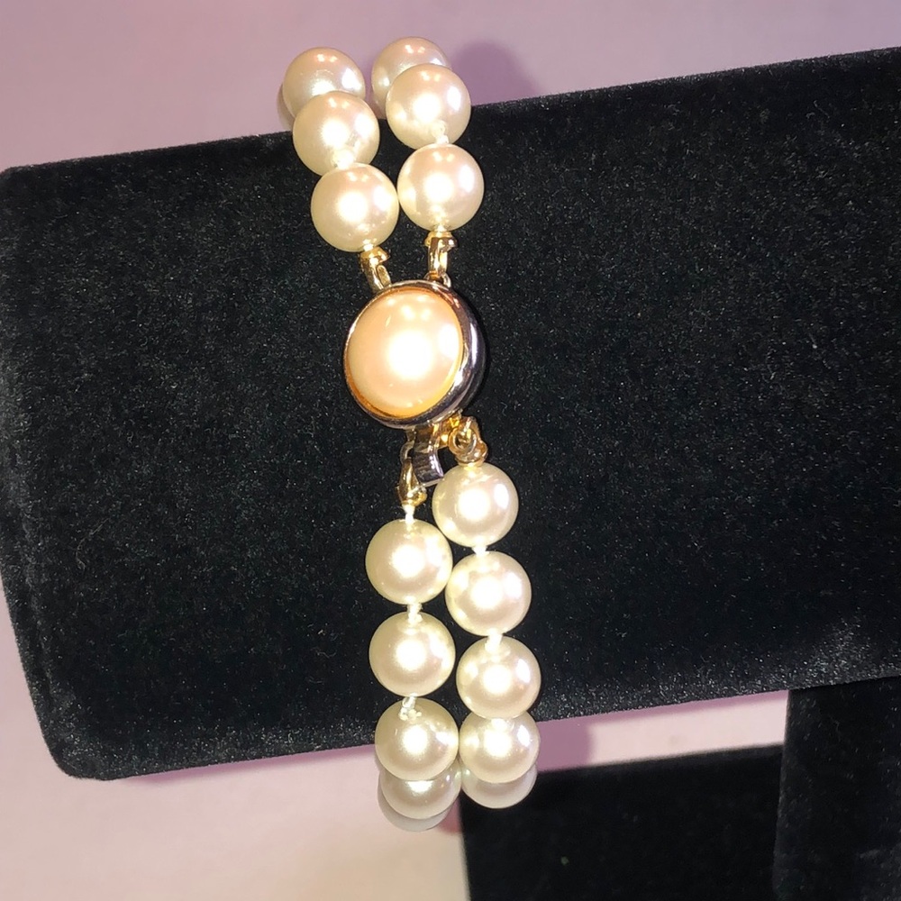 Classic Faux Pearl Double-Strand Bracelet in Pearl White